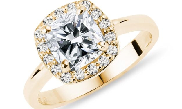 How to find the perfect engagement ring for her