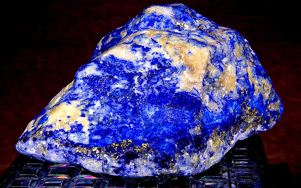 Lapis Lazuli: the world-know deep blue gemstone