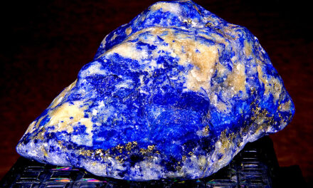 Lapis Lazuli: the world-know deep blue gemstone