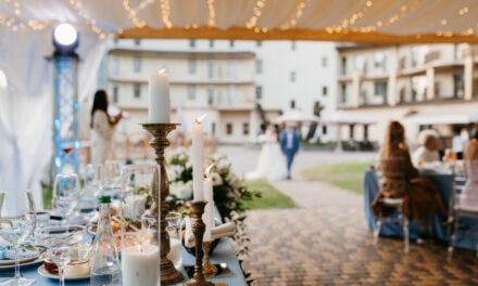 Decorating your wedding reception on a budget
